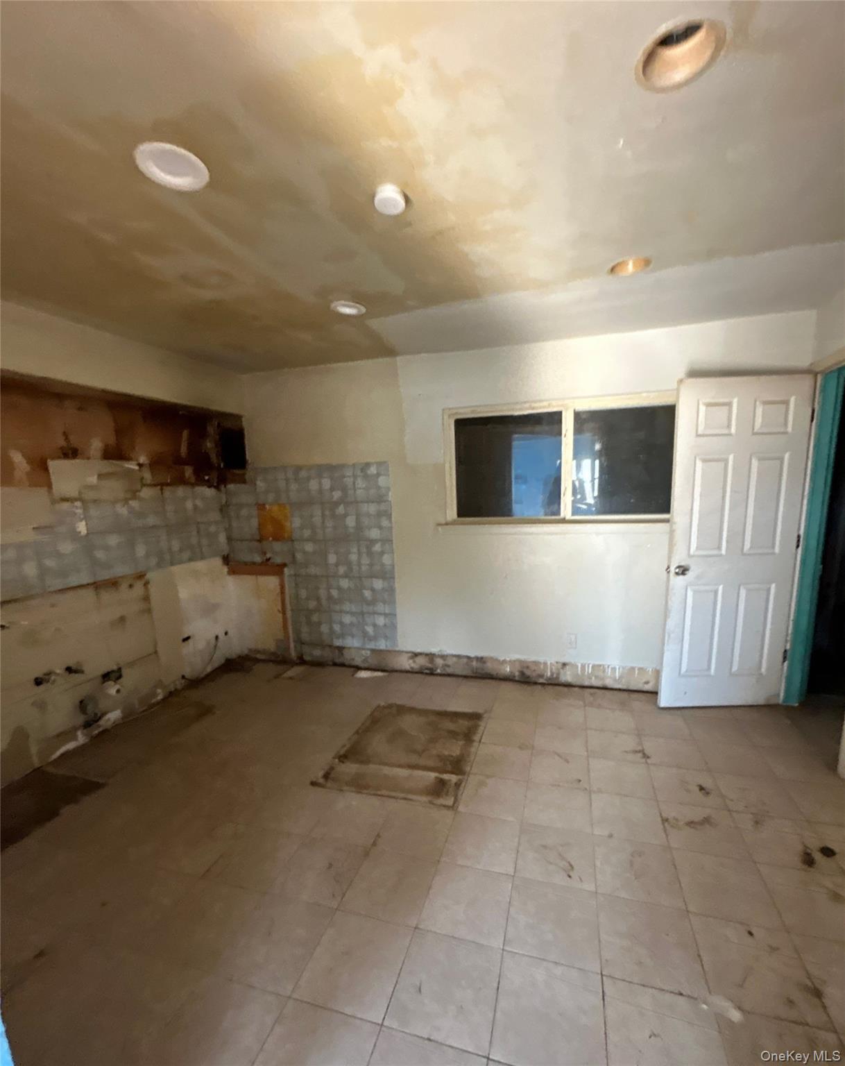 221 State Avenue, Wyandanch, NY 11798