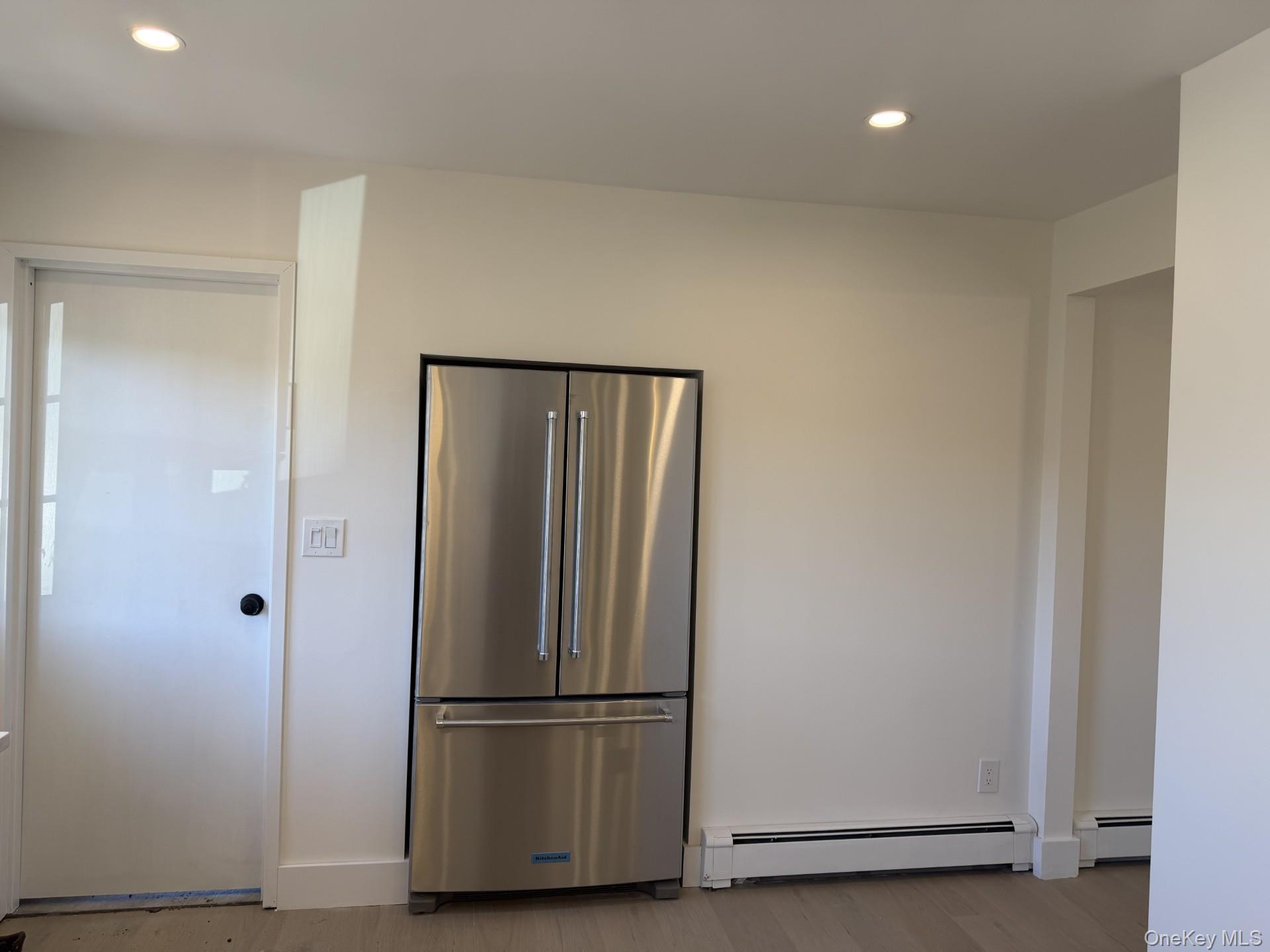 15 Bond Lane, Hicksville, NY 11801