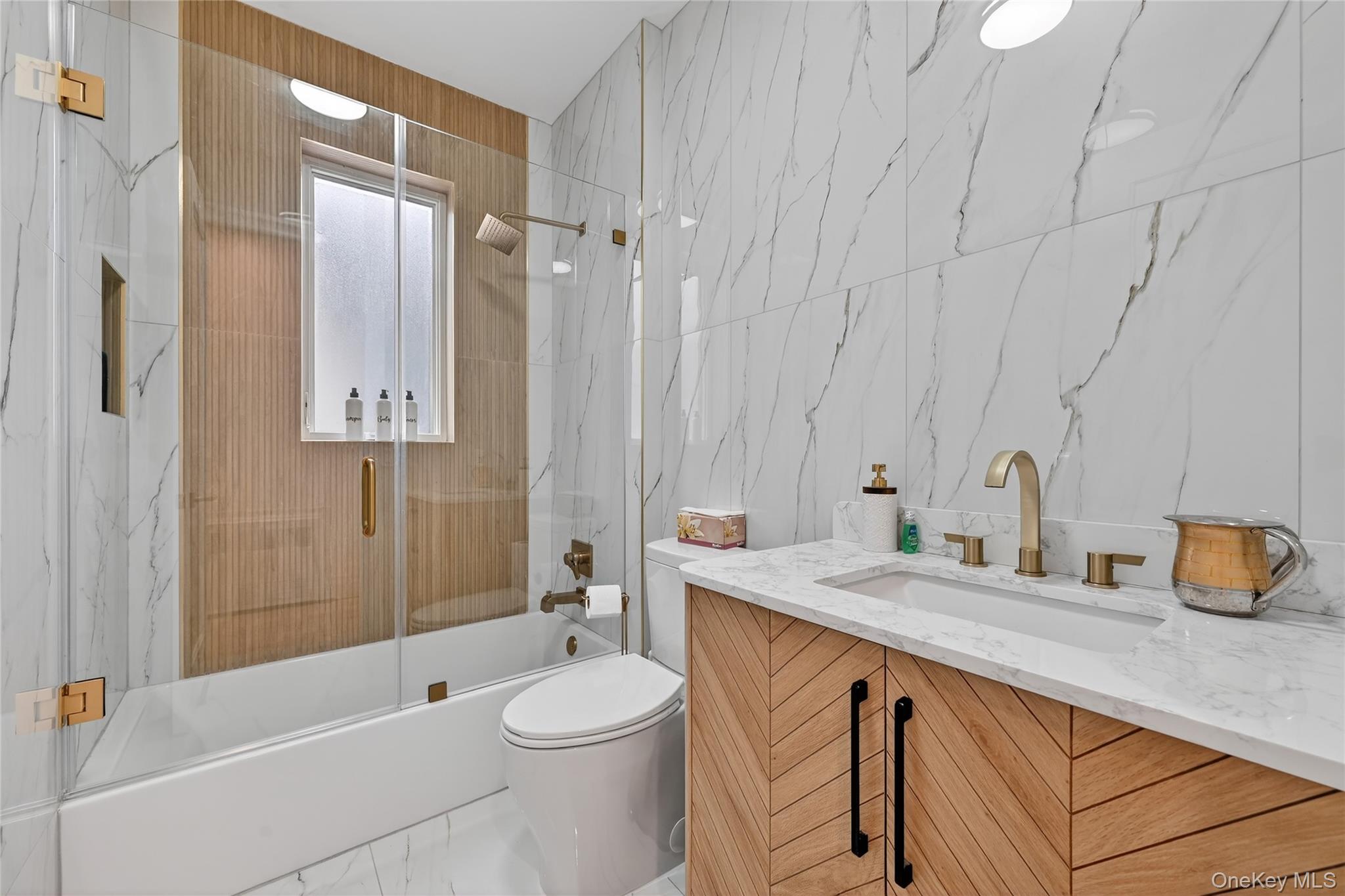 27 Ellish Parkway # 202, Spring Valley, NY 10977