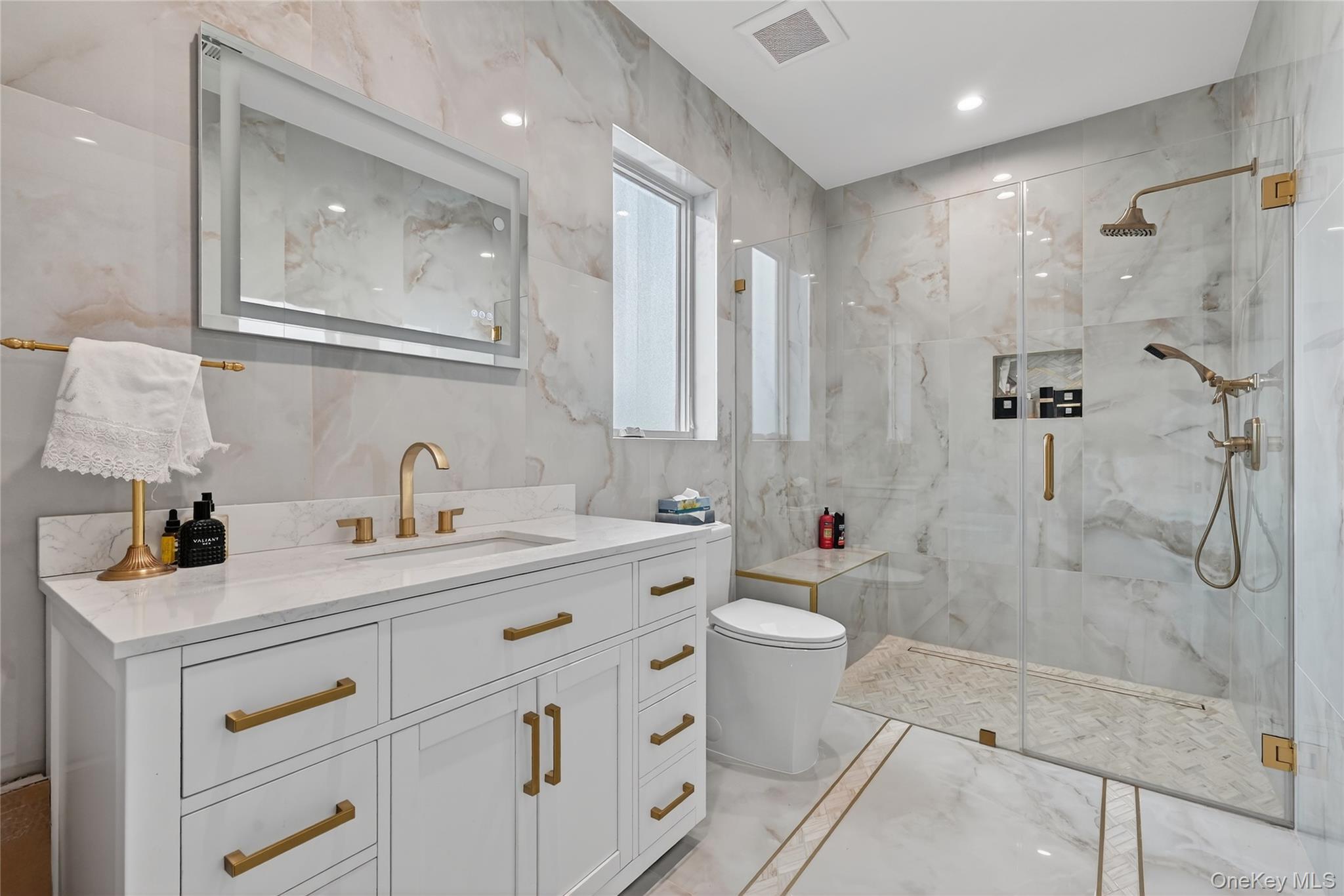 27 Ellish Parkway # 202, Spring Valley, NY 10977