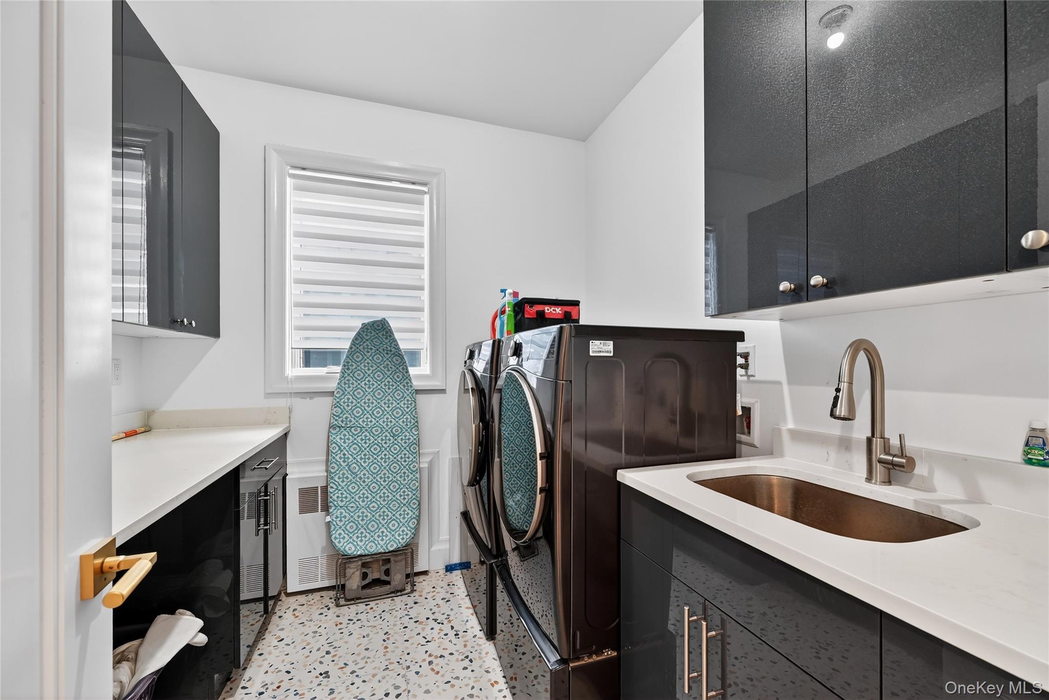 27 Ellish Parkway # 202, Spring Valley, NY 10977