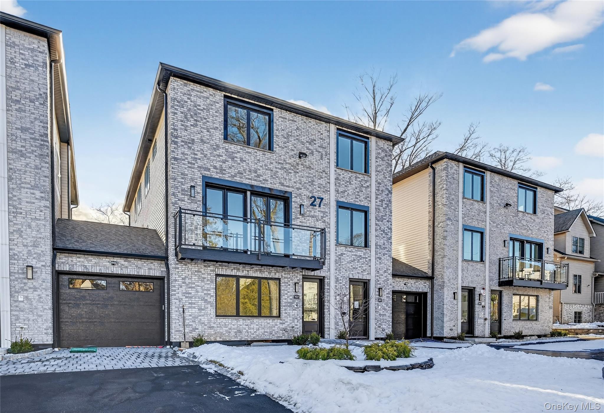 27 Ellish Parkway # 202, Spring Valley, NY 10977