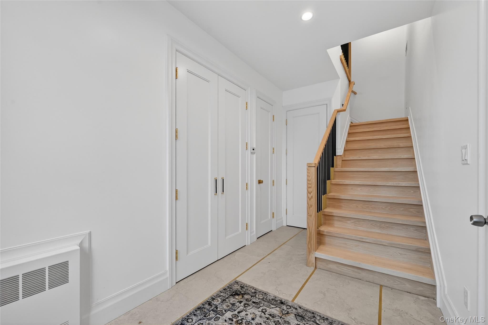 27 Ellish Parkway # 202, Spring Valley, NY 10977