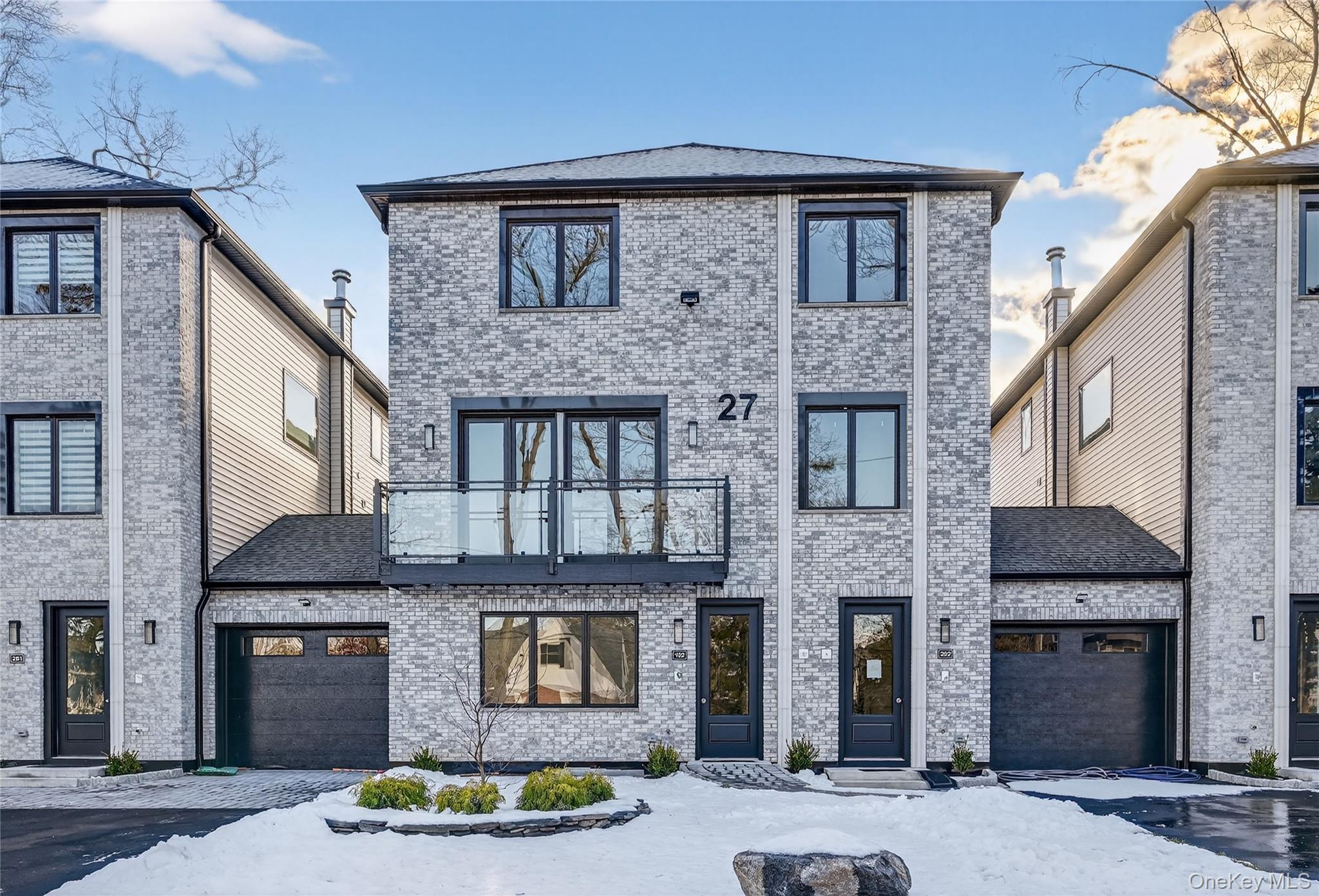 27 Ellish Parkway # 202, Spring Valley, NY 10977