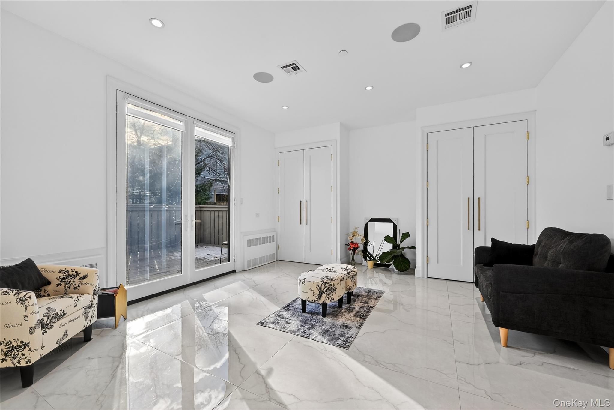 27 Ellish Parkway # 202, Spring Valley, NY 10977