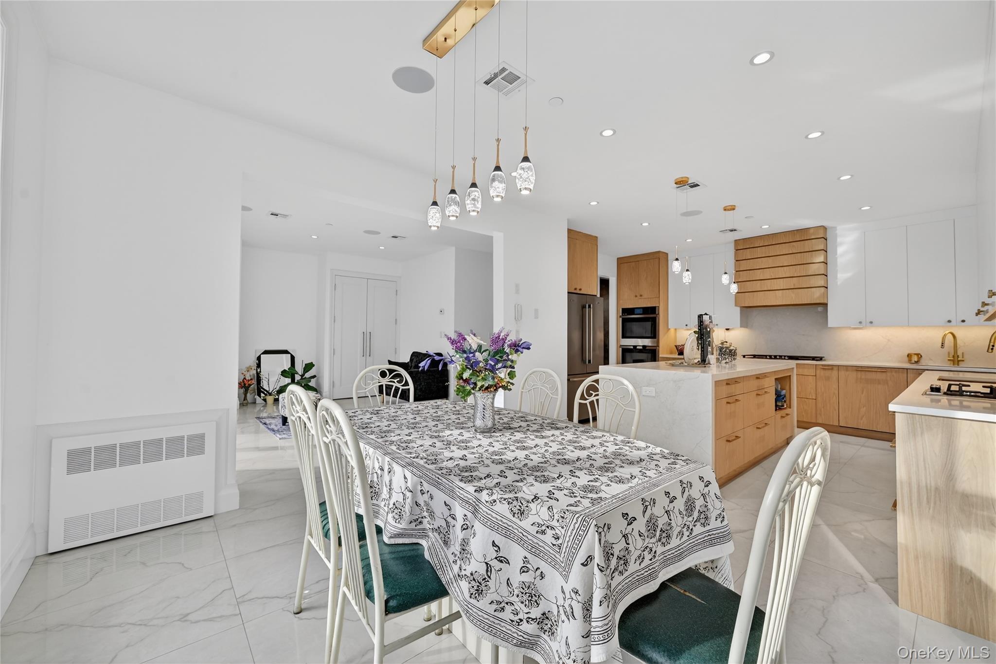 27 Ellish Parkway # 202, Spring Valley, NY 10977