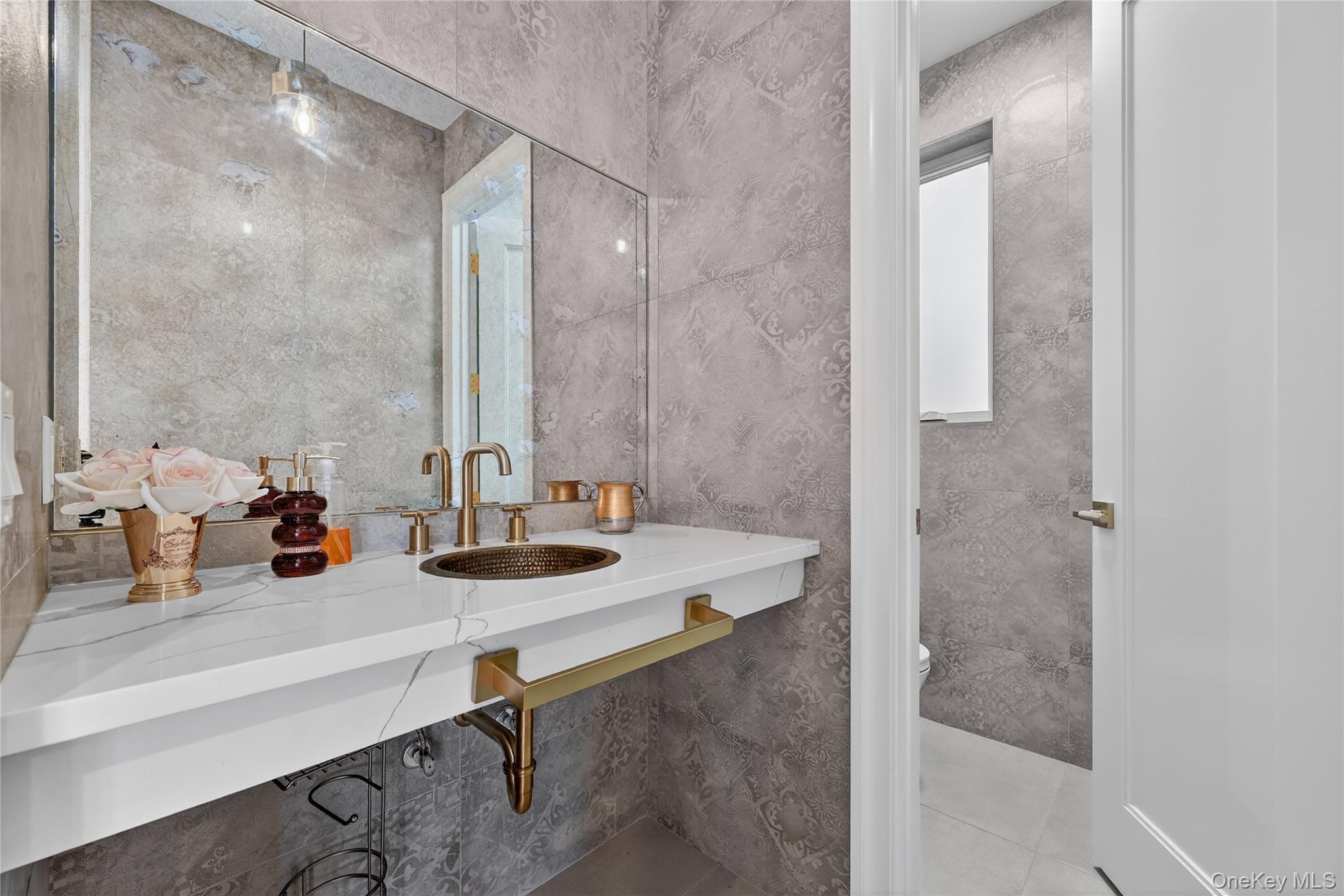 27 Ellish Parkway # 202, Spring Valley, NY 10977