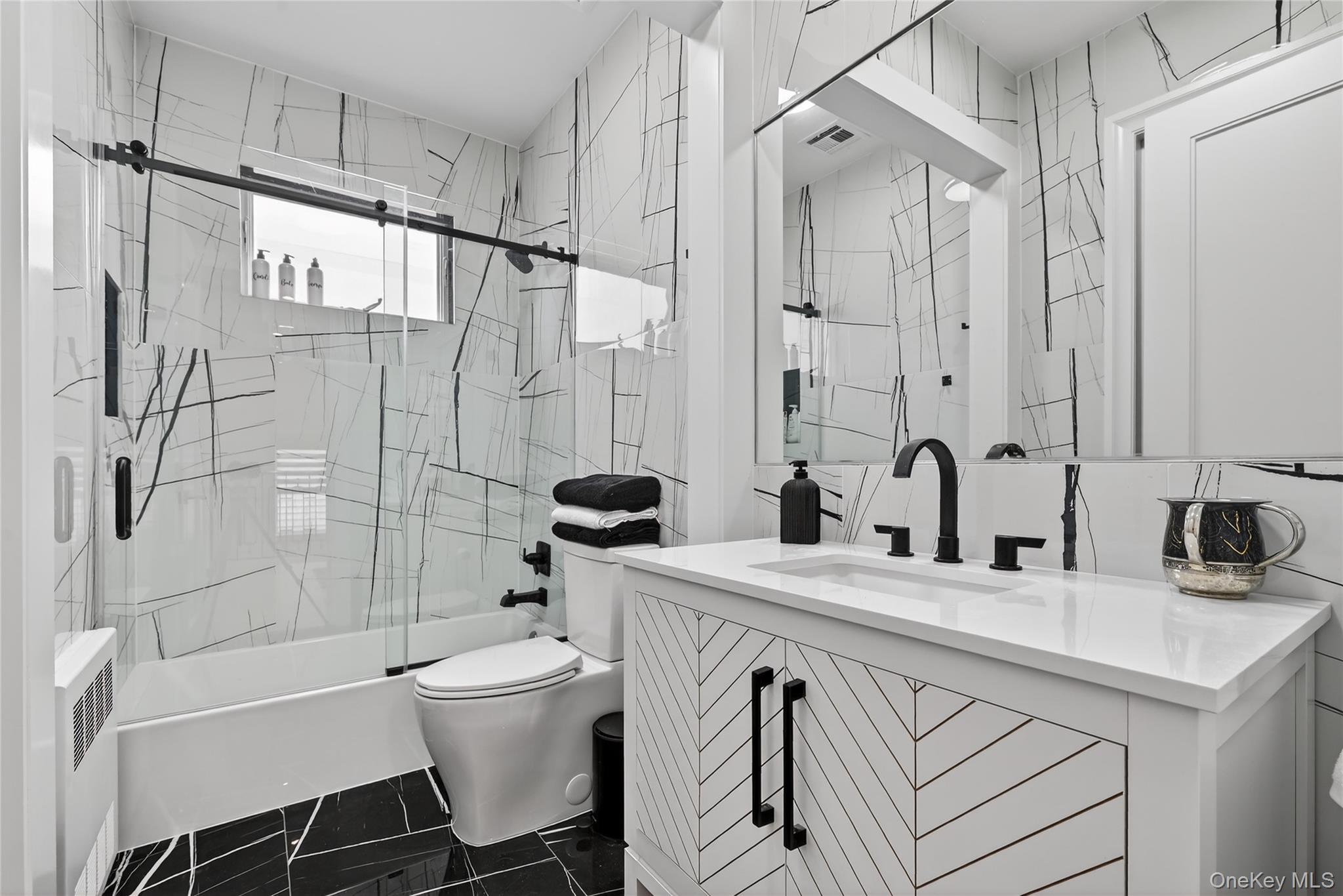 27 Ellish Parkway # 202, Spring Valley, NY 10977