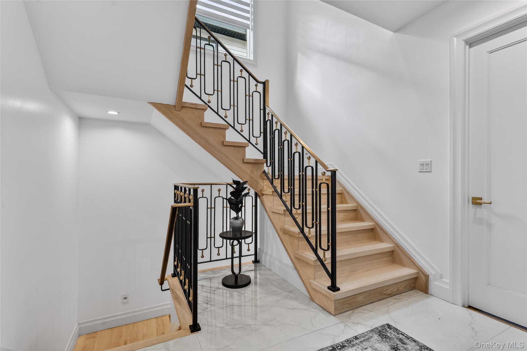 27 Ellish Parkway # 202, Spring Valley, NY 10977