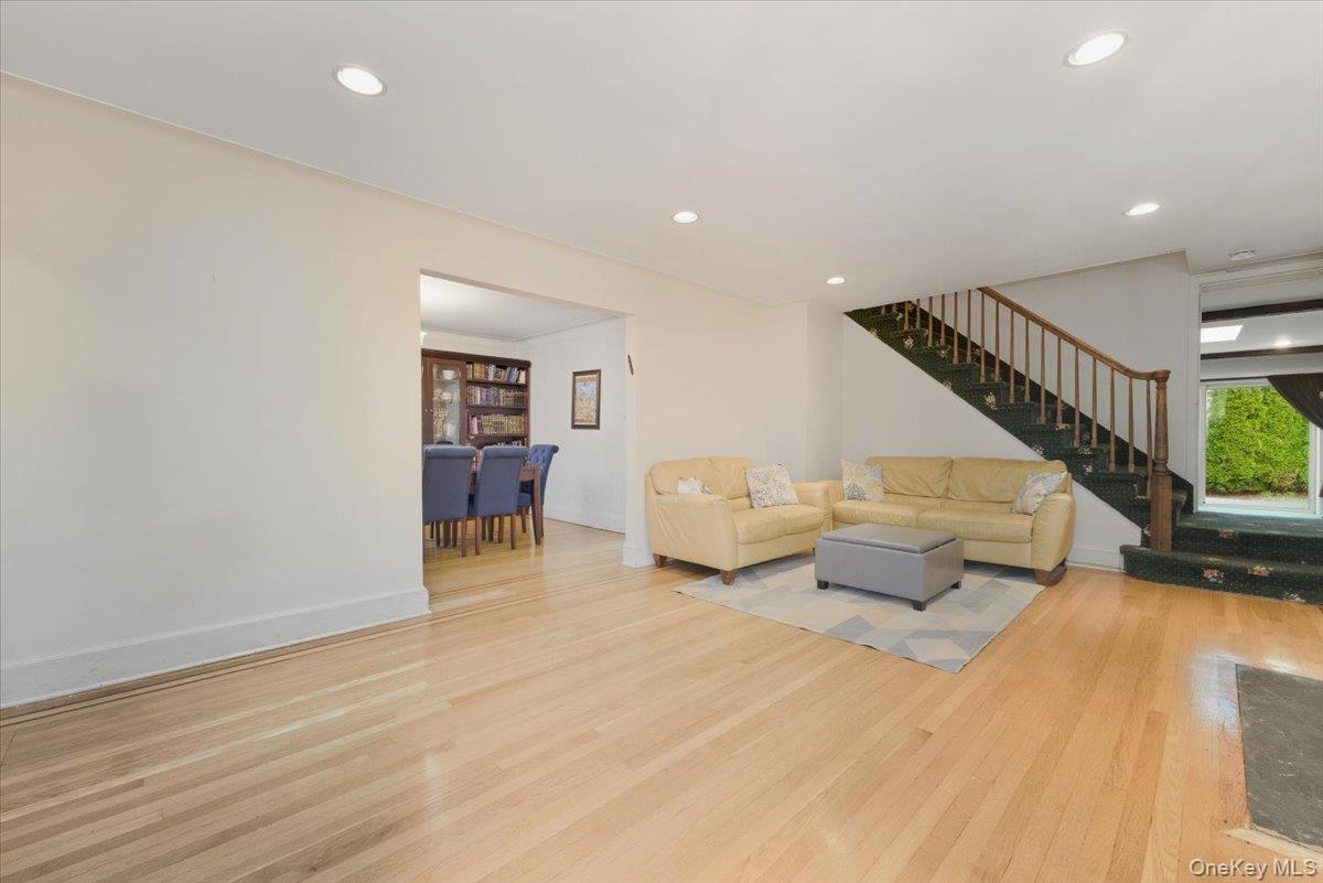 422 Cedarhurst Avenue, Cedarhurst, NY 11516