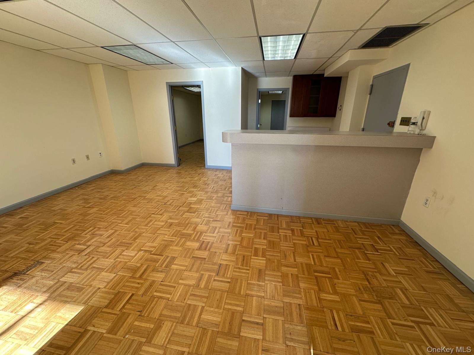 3800 E Tremont Avenue, Bronx, NY 10465