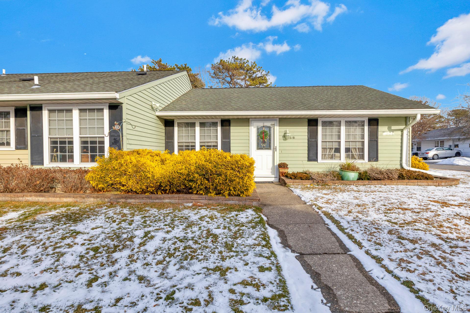 475 Darwen Drive # B, Ridge, NY 11961