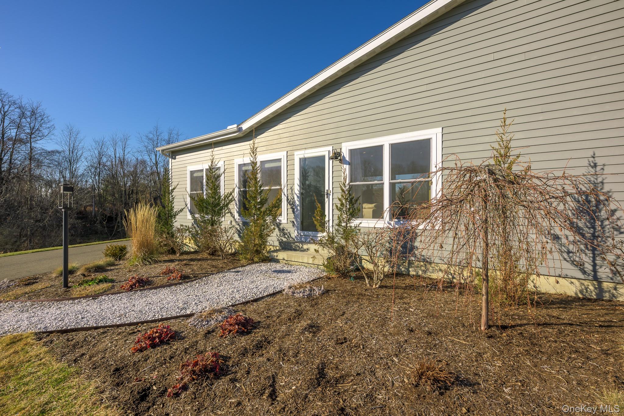 16 Lucas Lane, Hudson, NY 12534