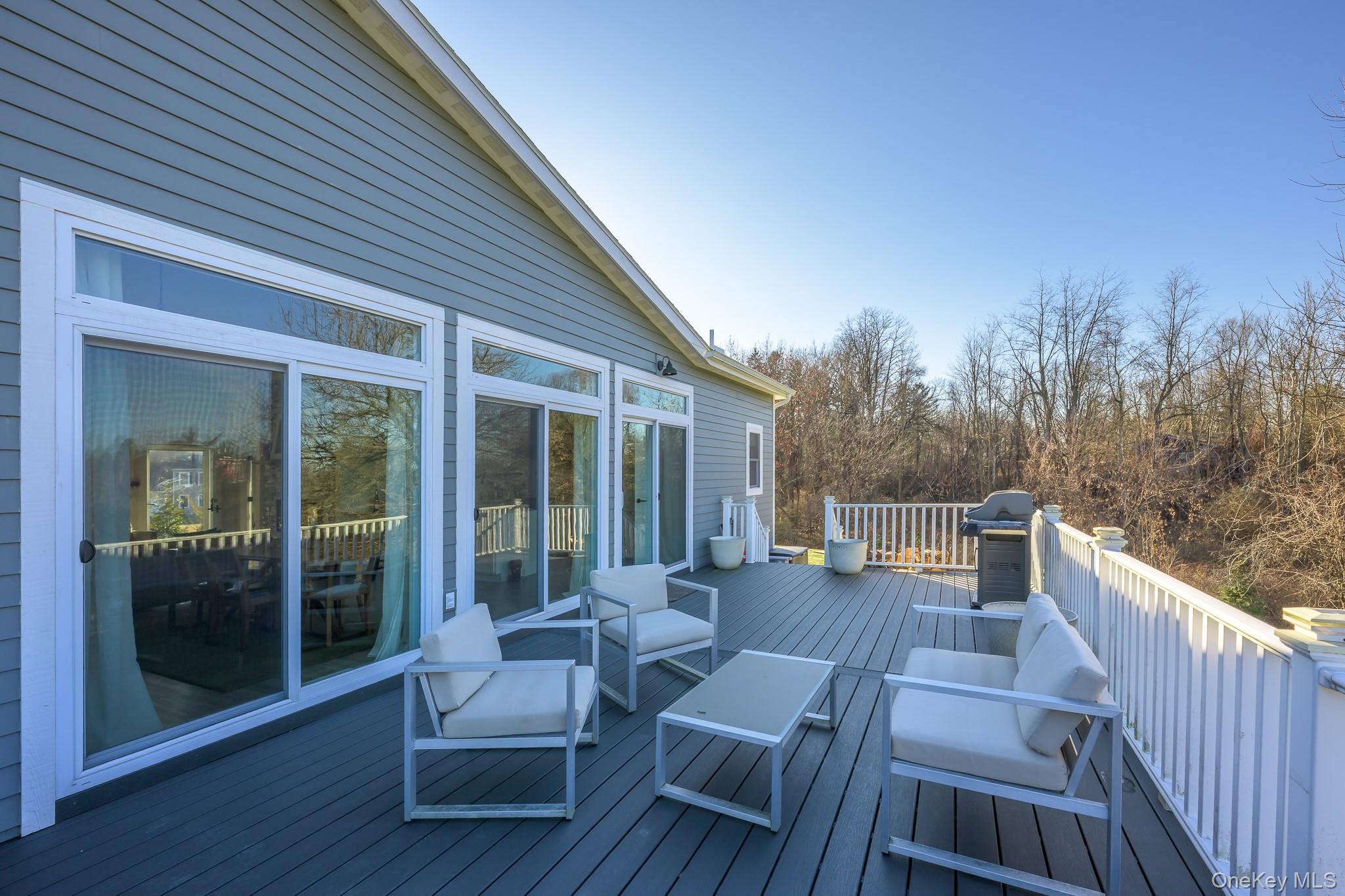 16 Lucas Lane, Hudson, NY 12534