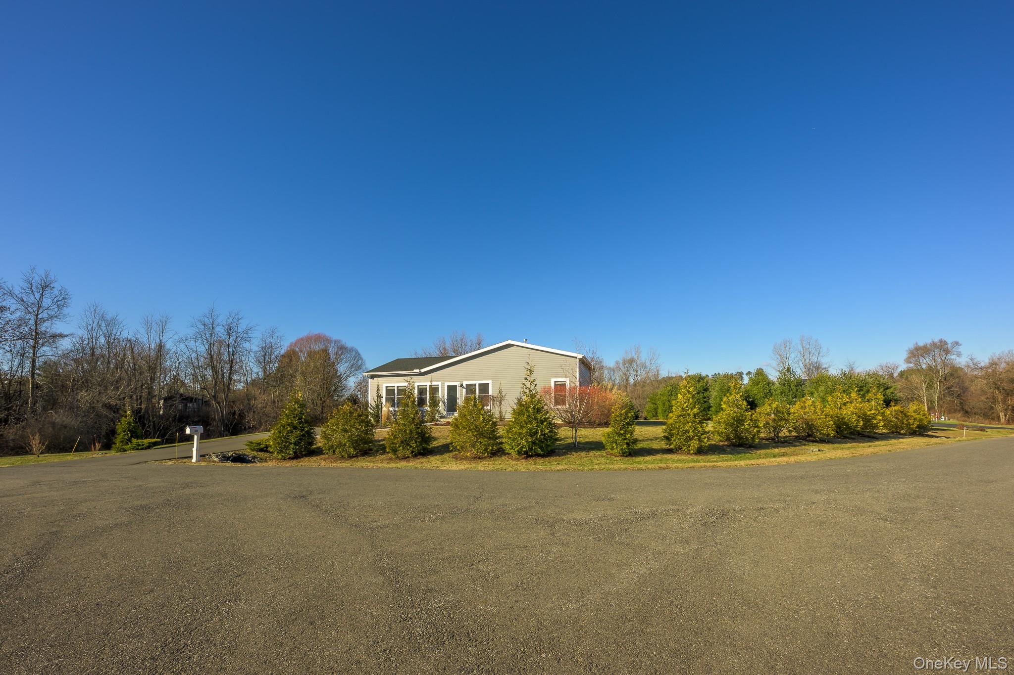 16 Lucas Lane, Hudson, NY 12534