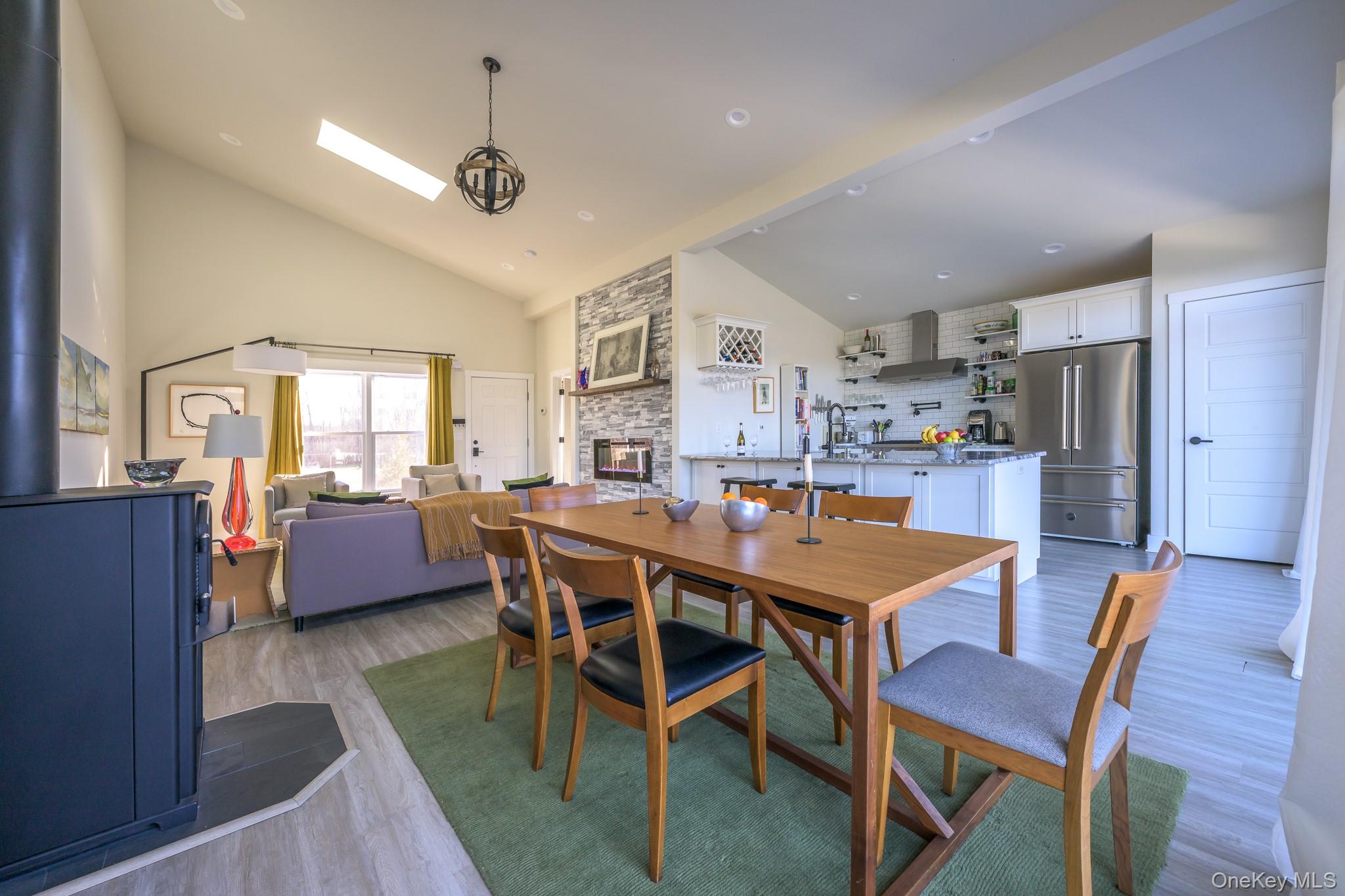 16 Lucas Lane, Hudson, NY 12534