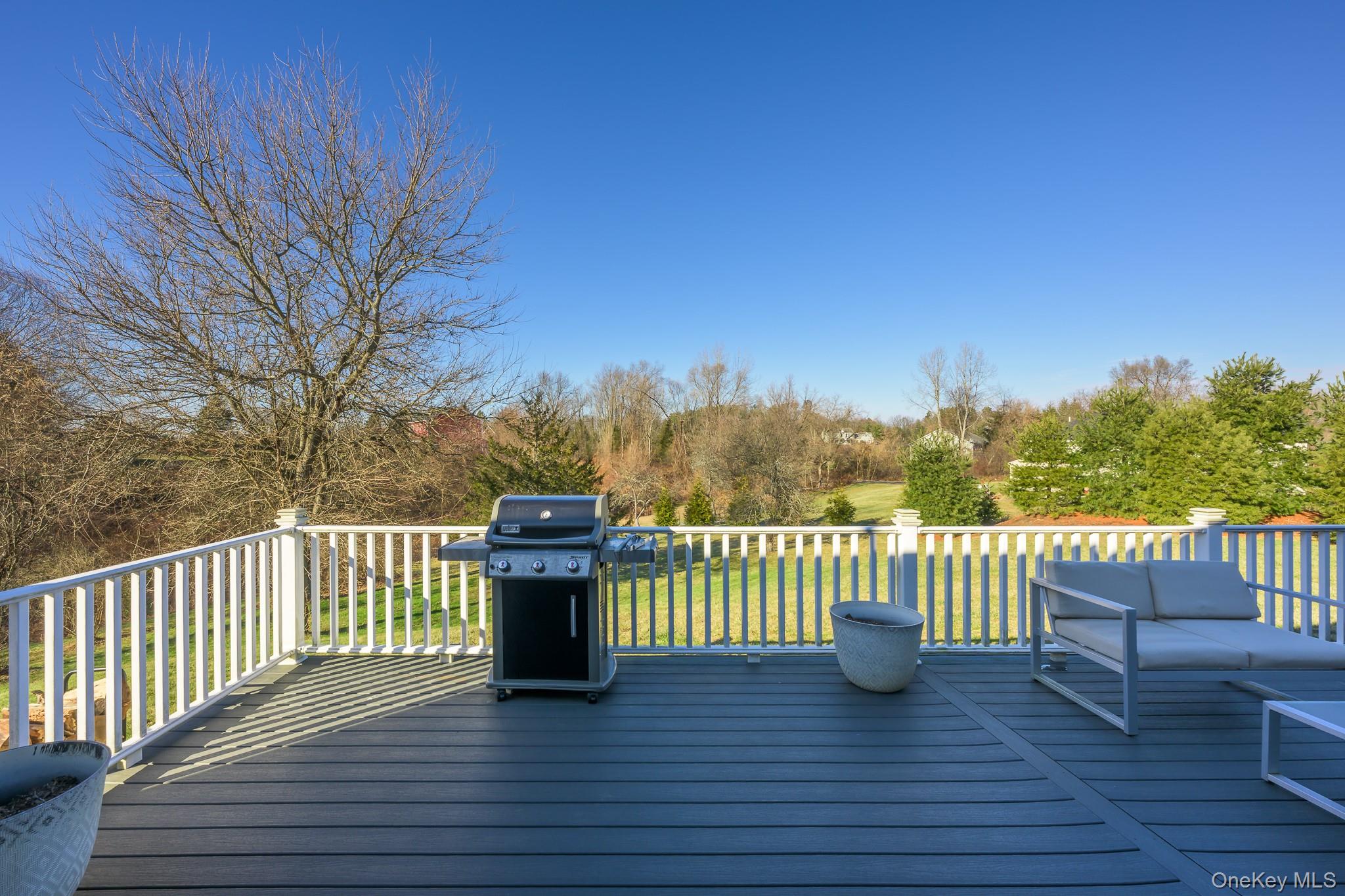 16 Lucas Lane, Hudson, NY 12534