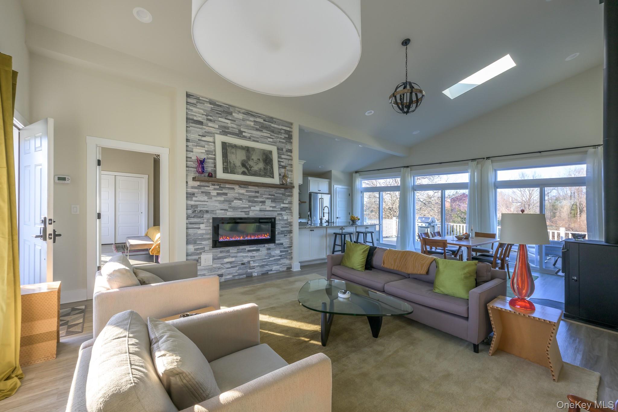 16 Lucas Lane, Hudson, NY 12534