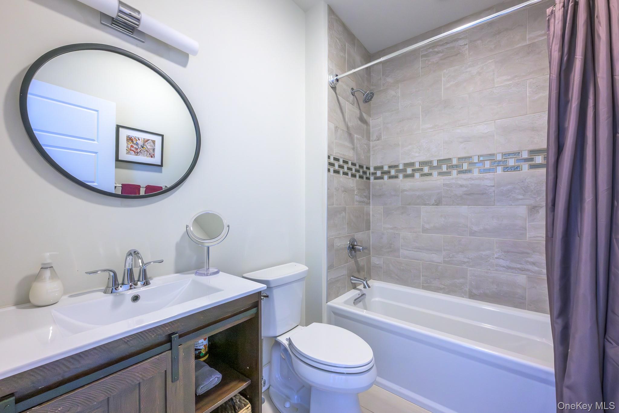 16 Lucas Lane, Hudson, NY 12534