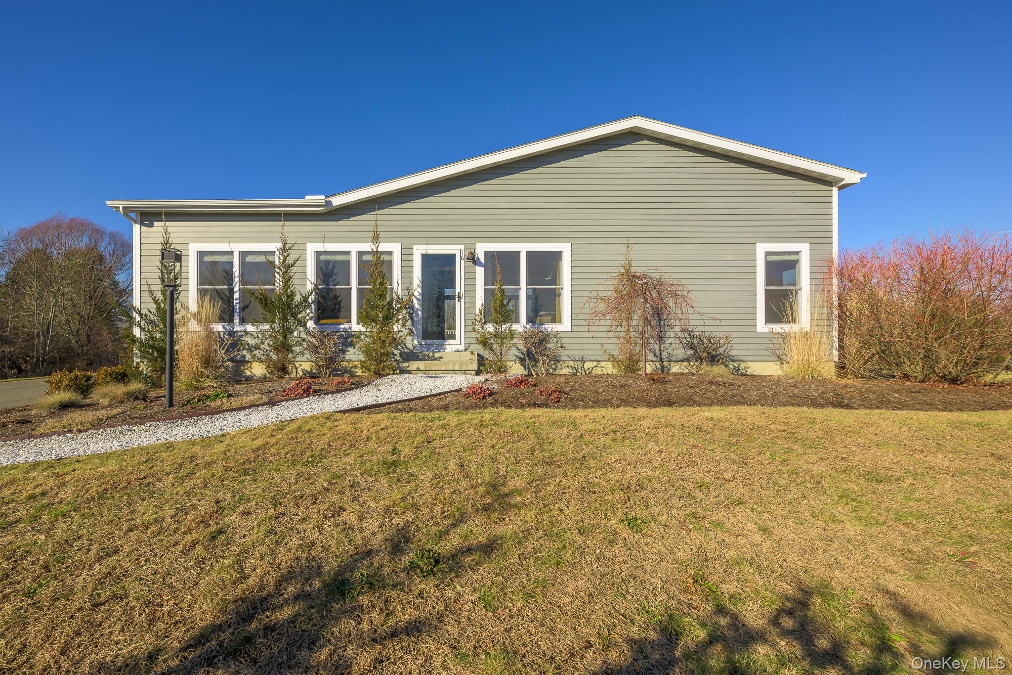 16 Lucas Lane, Hudson, NY 12534