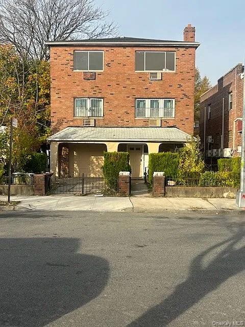 3315 Radcliff Avenue, Bronx, NY 10469