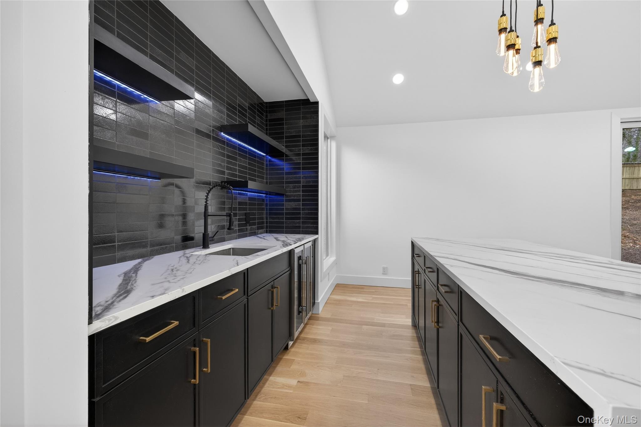 199 Salem Road, East Hills, NY 11577