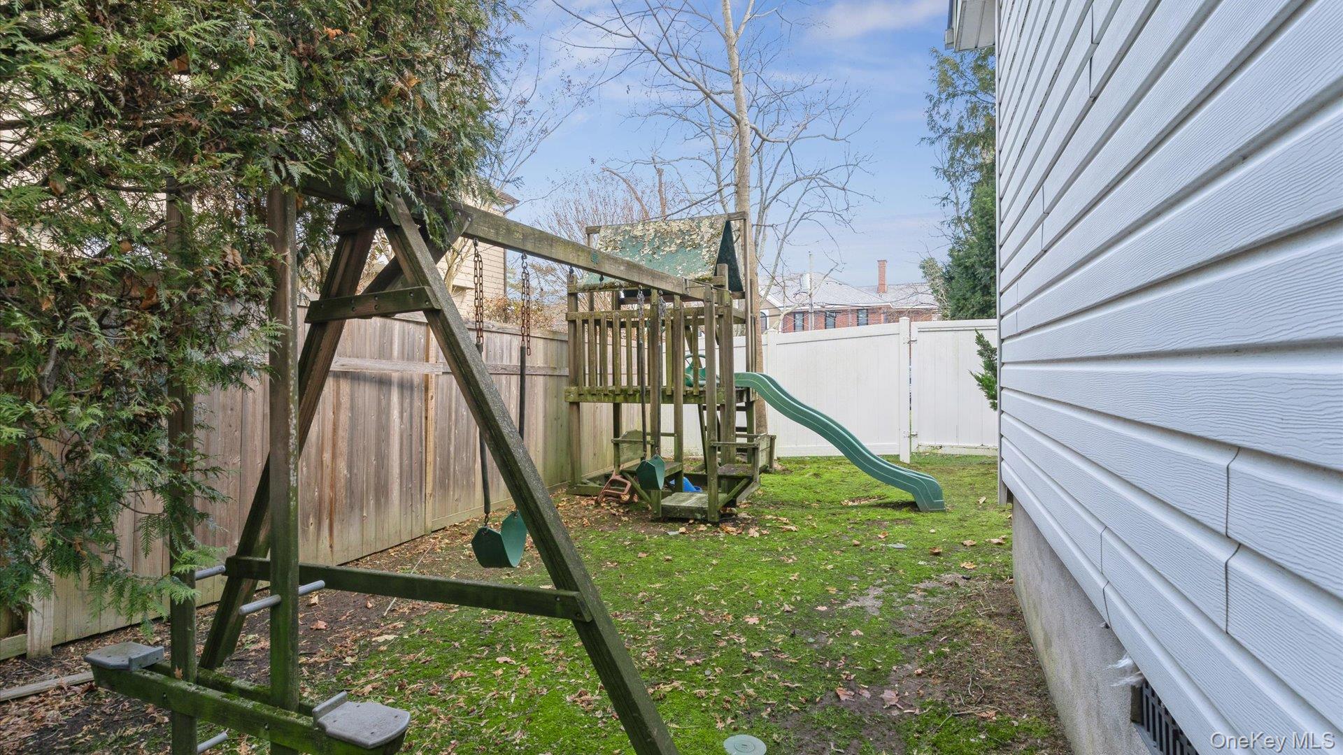 178 Wildacre Avenue, Lawrence, NY 11559