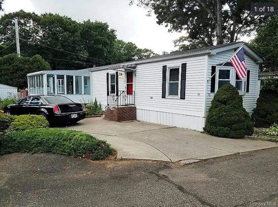 658 SOUND Avenue, Riverhead, NY 11933