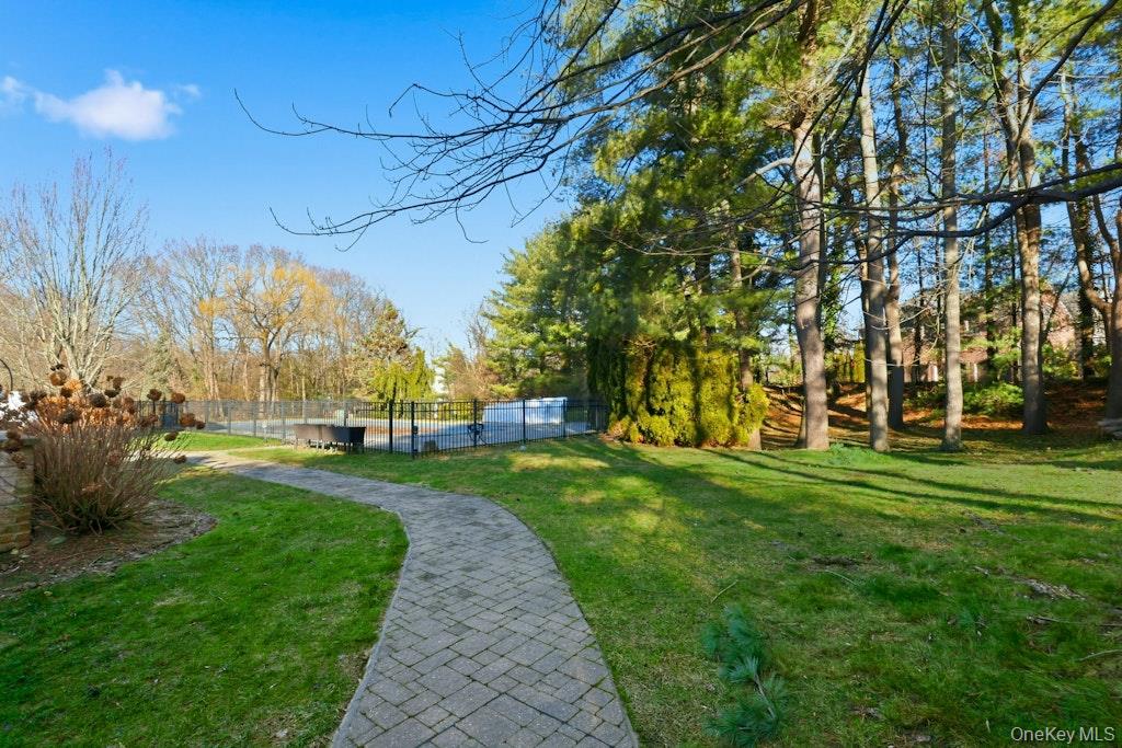 1 Beech Tree Lane, Brookville, NY 11545