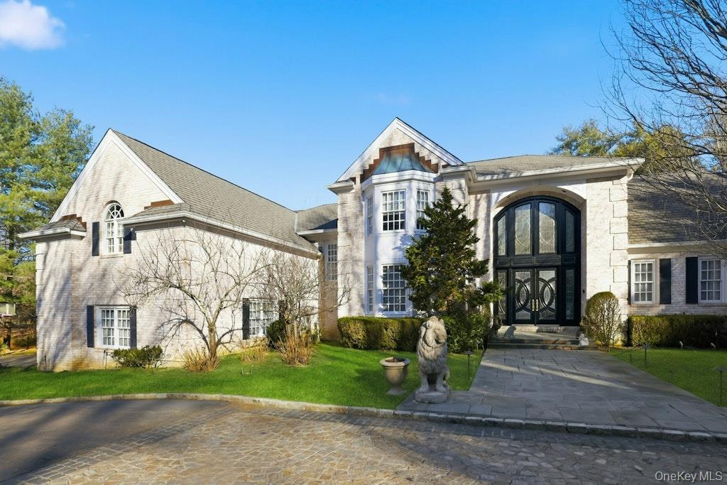 1 Beech Tree Lane, Brookville, NY 11545