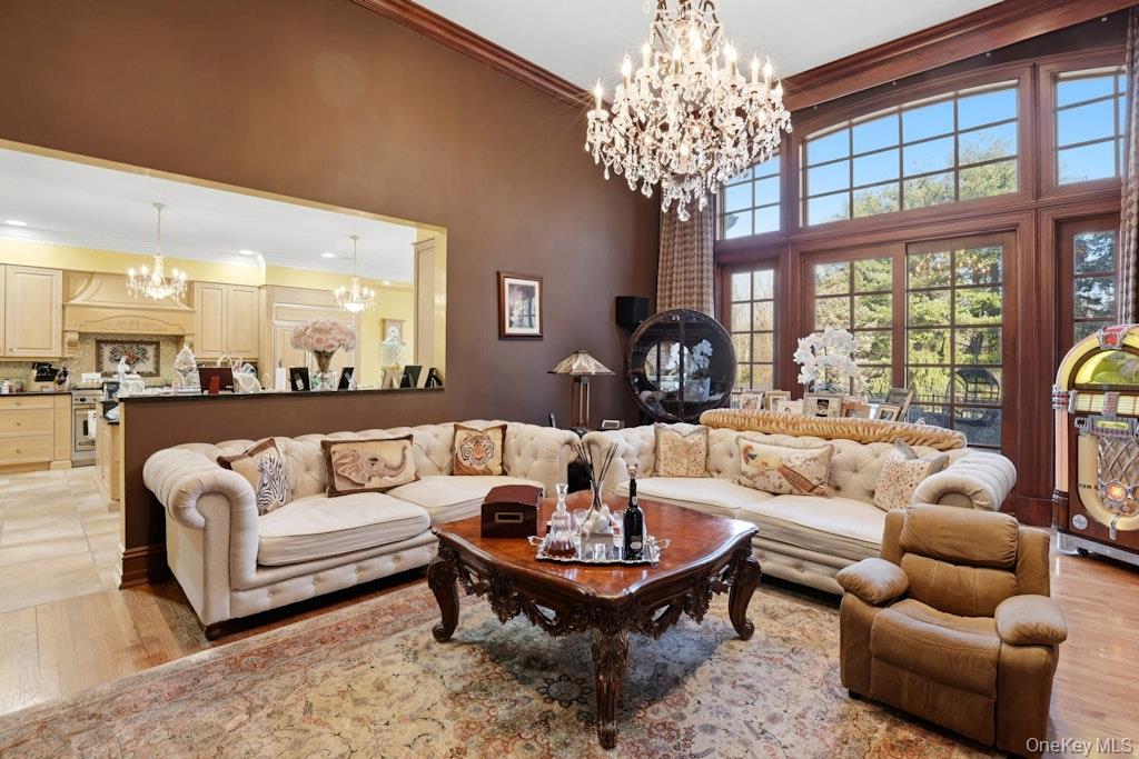 1 Beech Tree Lane, Brookville, NY 11545