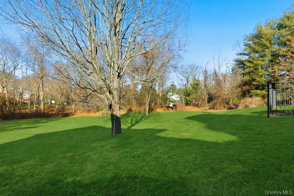 1 Beech Tree Lane, Brookville, NY 11545