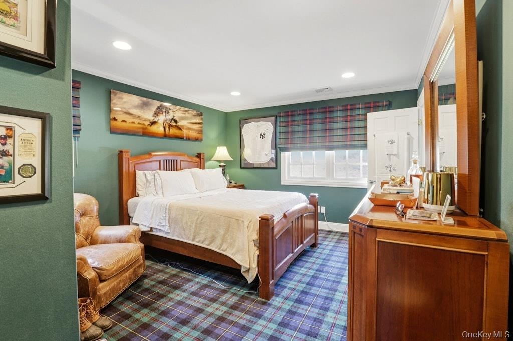 1 Beech Tree Lane, Brookville, NY 11545