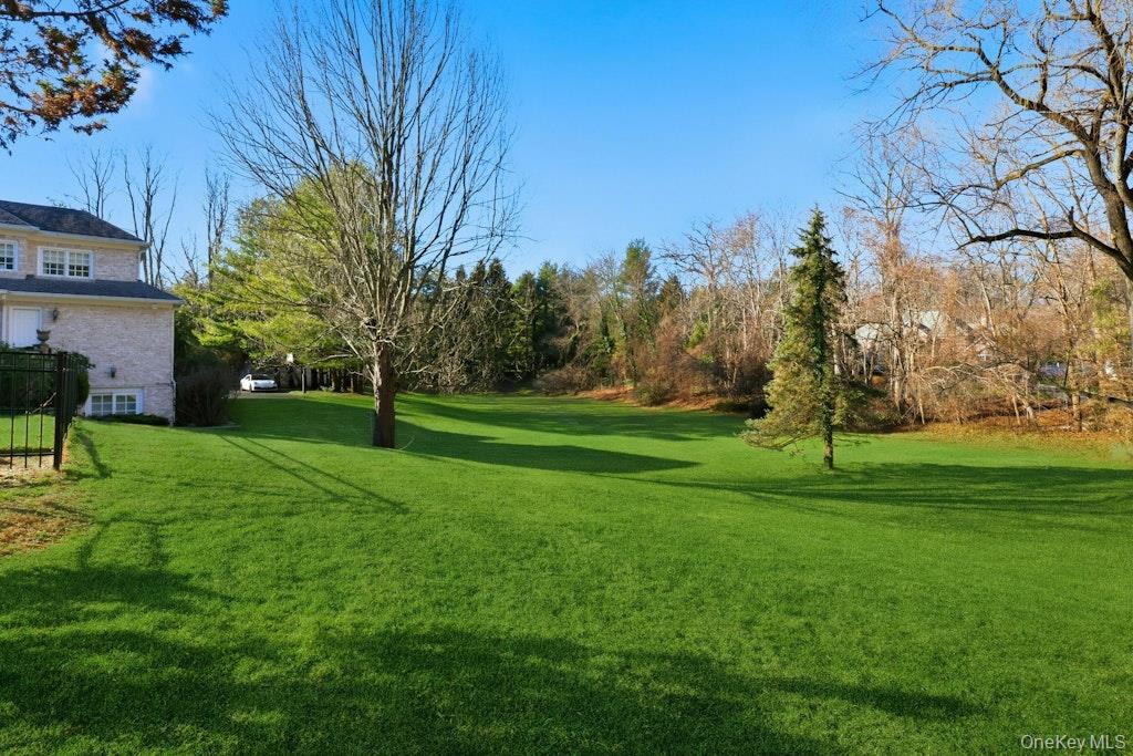 1 Beech Tree Lane, Brookville, NY 11545