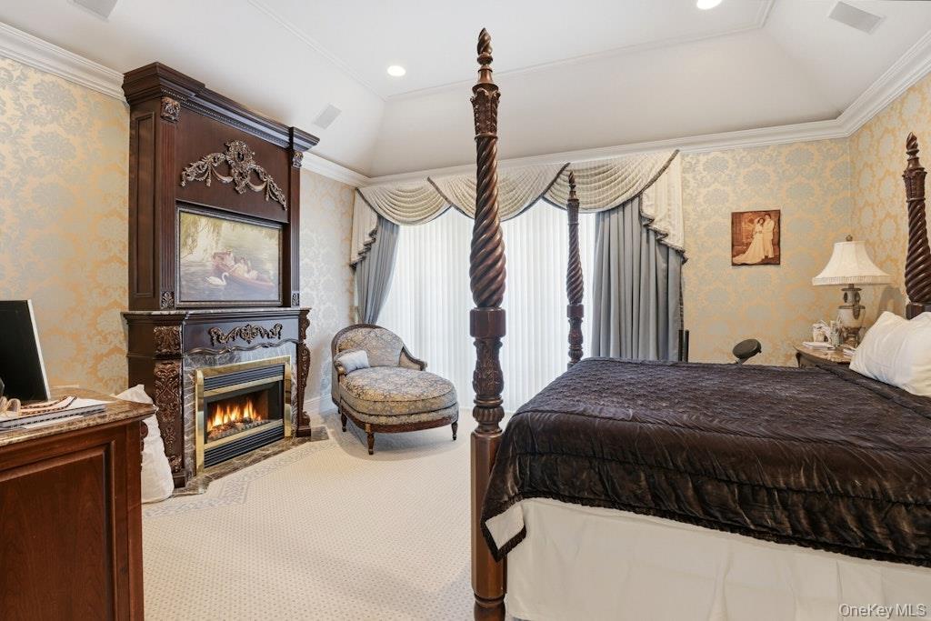 1 Beech Tree Lane, Brookville, NY 11545