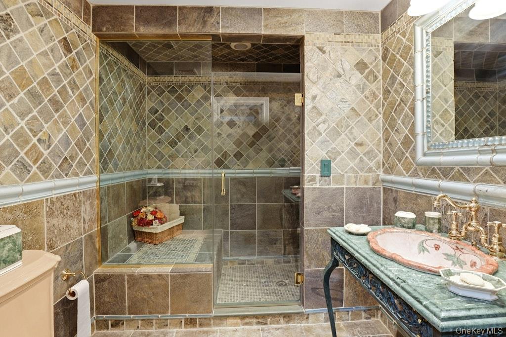 1 Beech Tree Lane, Brookville, NY 11545