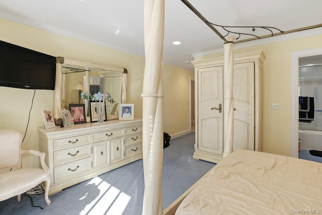 1 Beech Tree Lane, Brookville, NY 11545