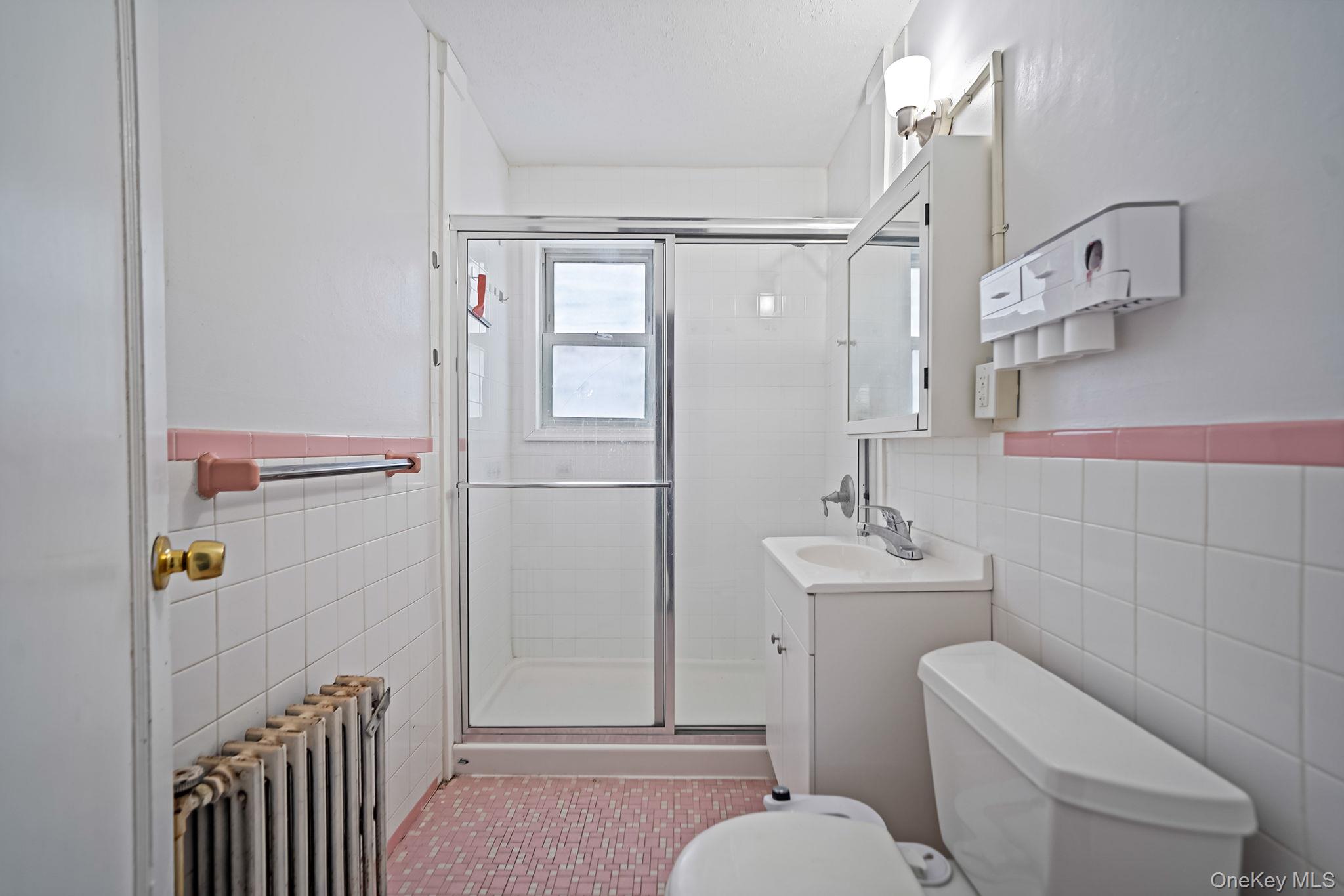 67 Orchard Street, Lindenhurst, NY 11757