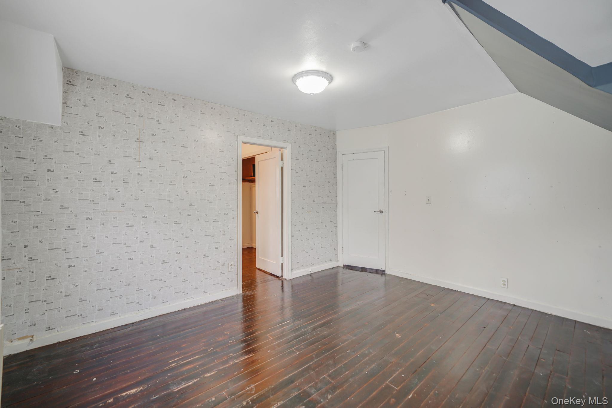 67 Orchard Street, Lindenhurst, NY 11757