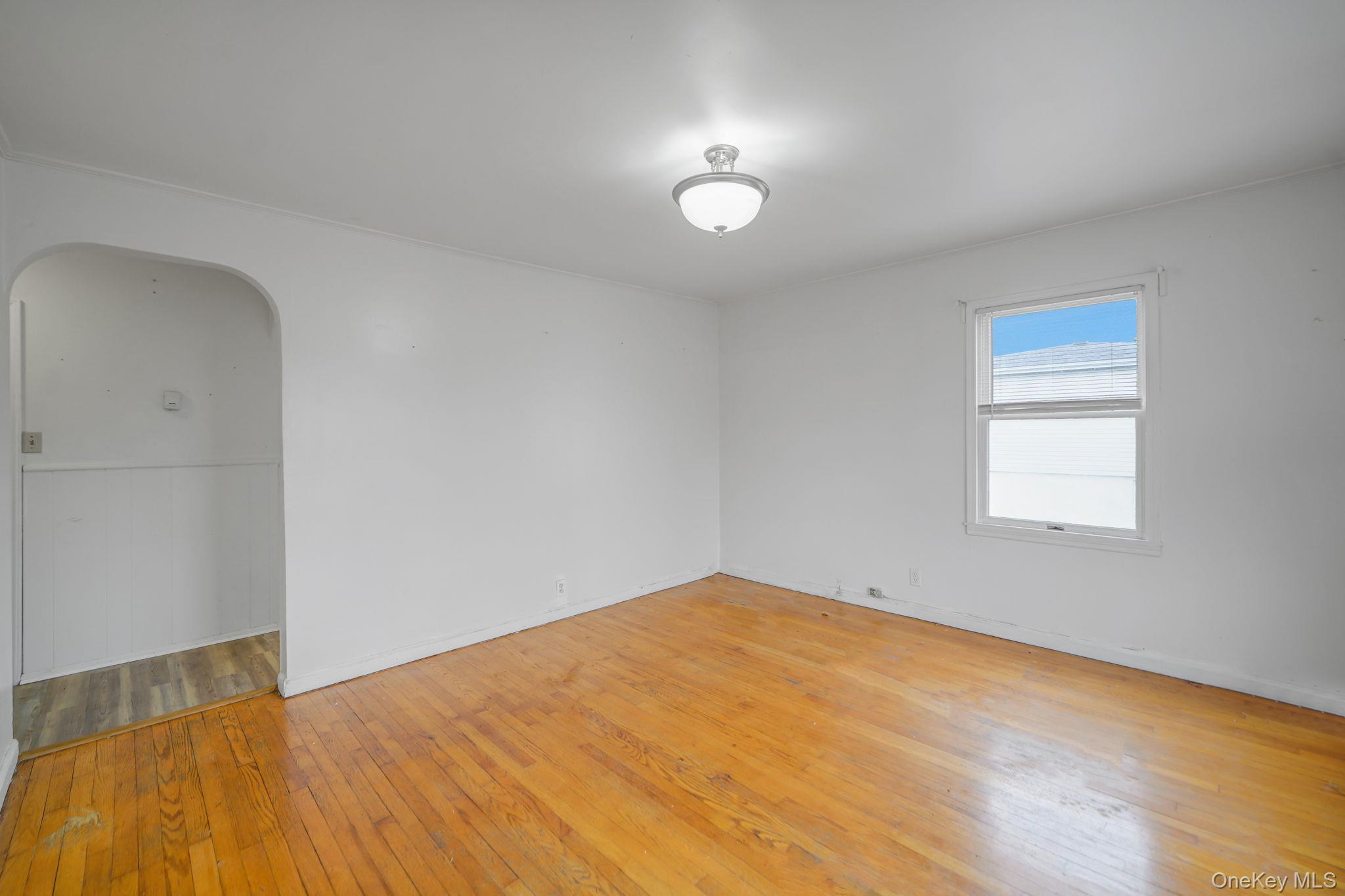 67 Orchard Street, Lindenhurst, NY 11757