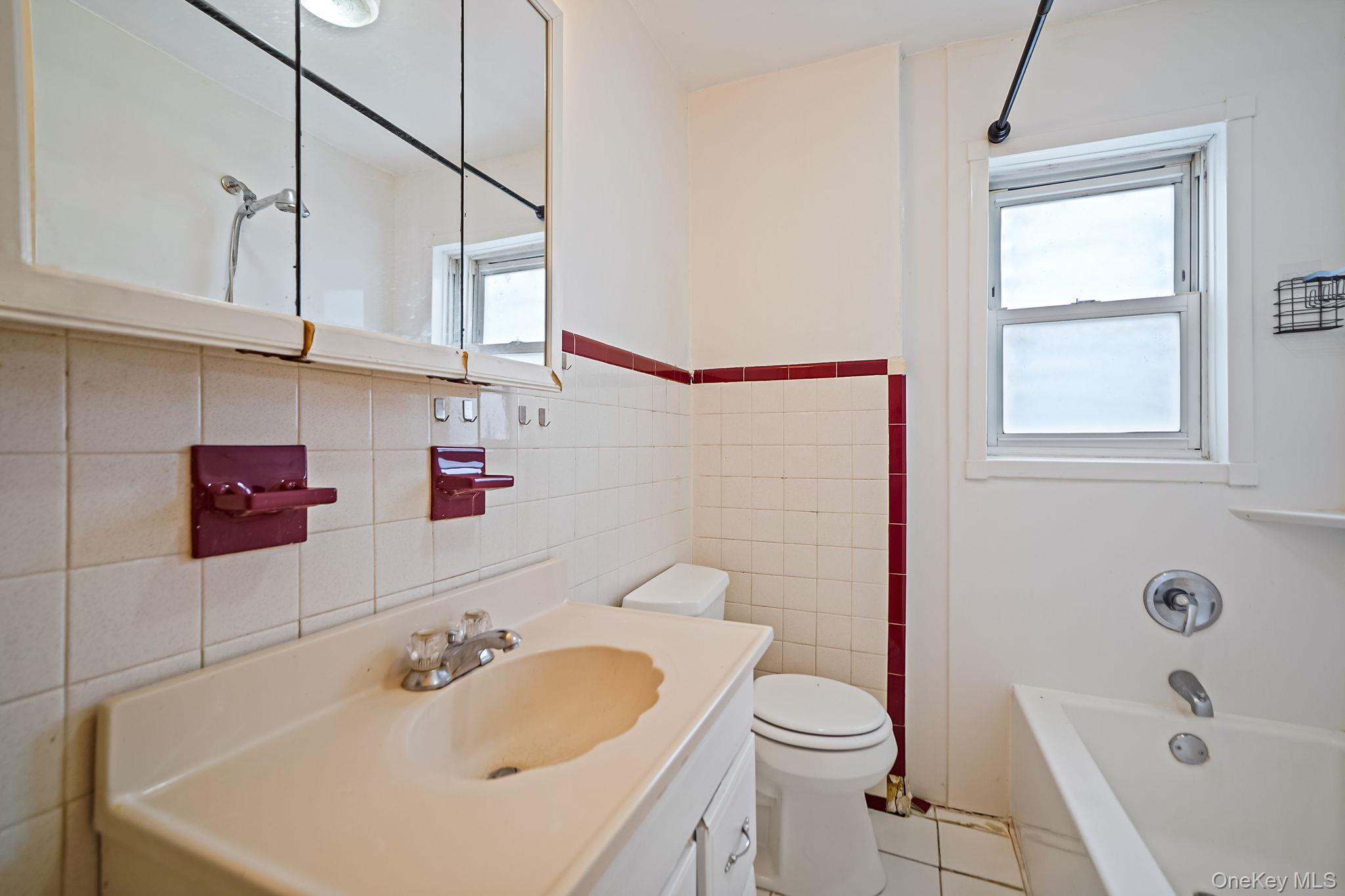 67 Orchard Street, Lindenhurst, NY 11757