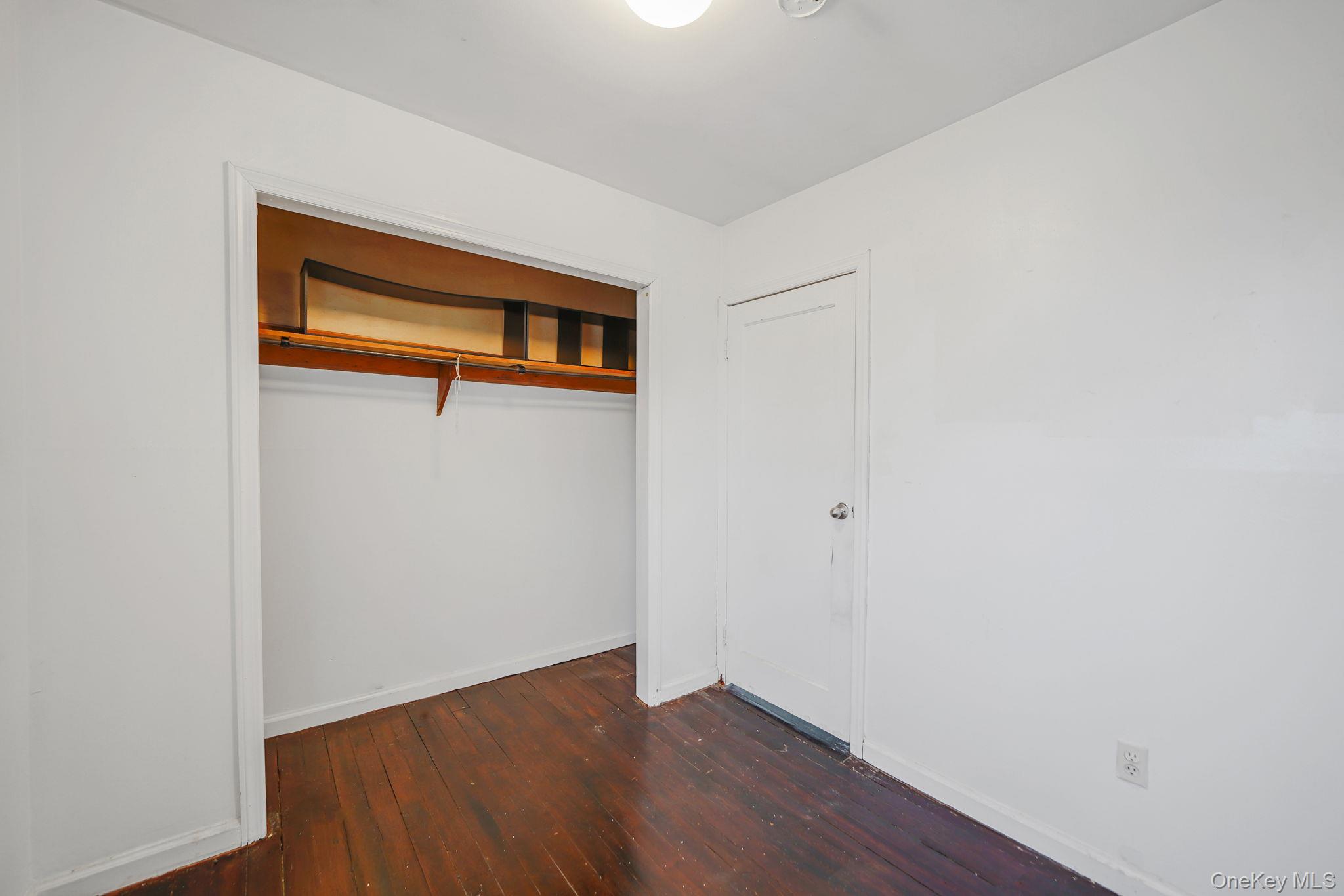 67 Orchard Street, Lindenhurst, NY 11757