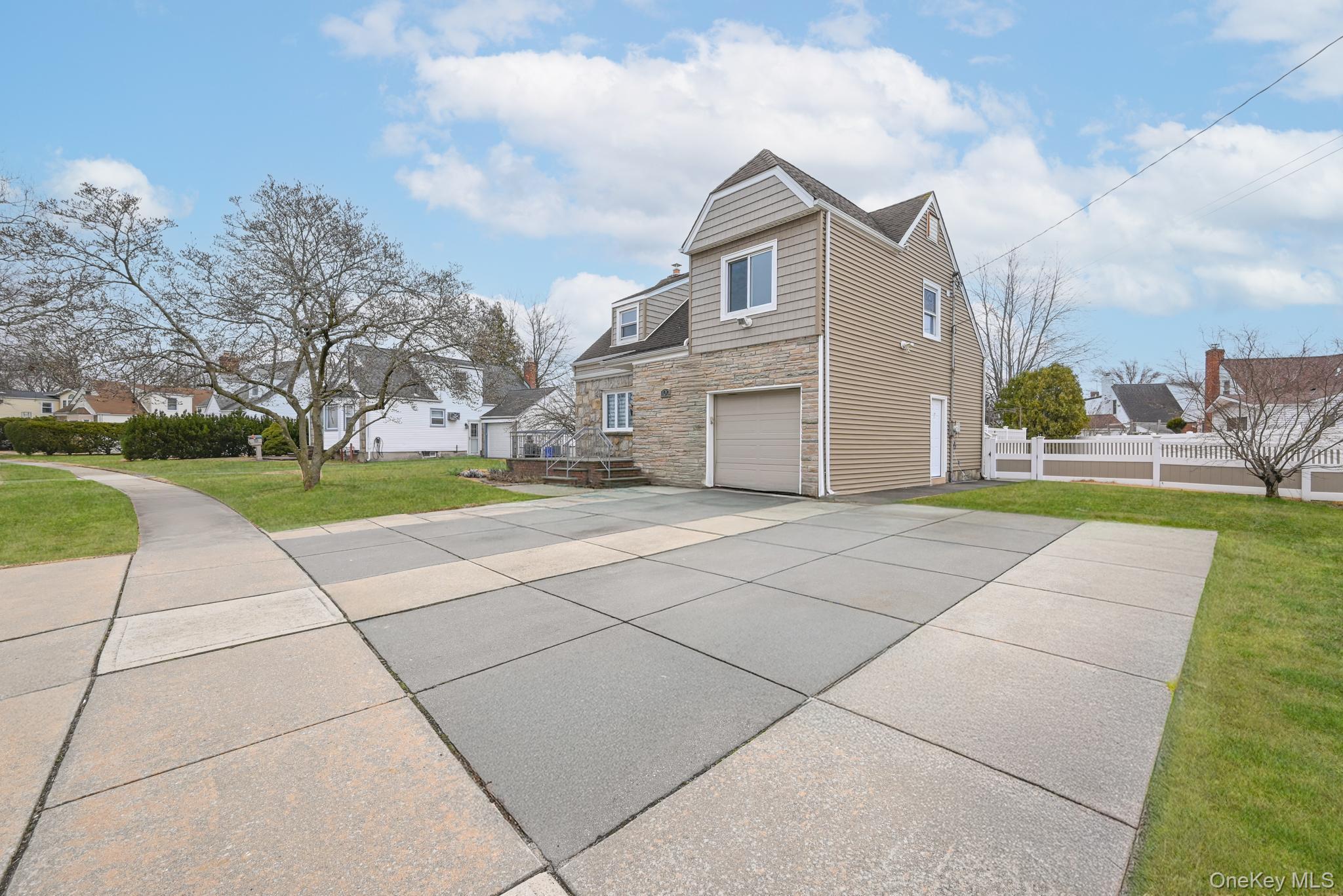 100 Morris Parkway, Valley Stream, NY 11580