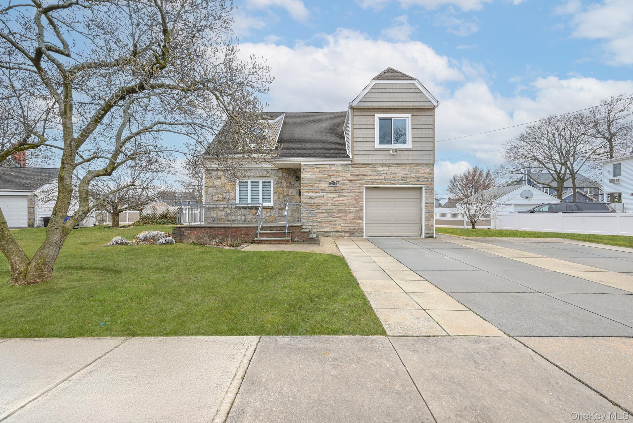 100 Morris Parkway, Valley Stream, NY 11580