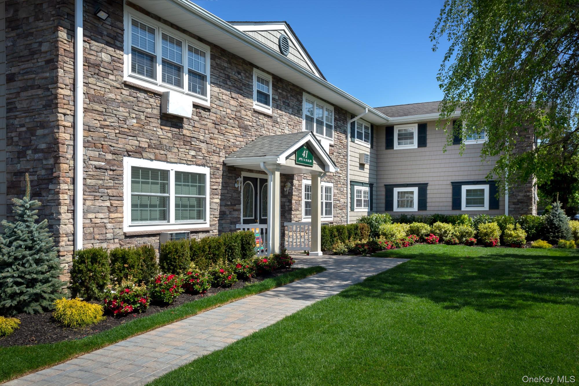 801 Long Island Avenue # 2A, Deer Park, NY 11729