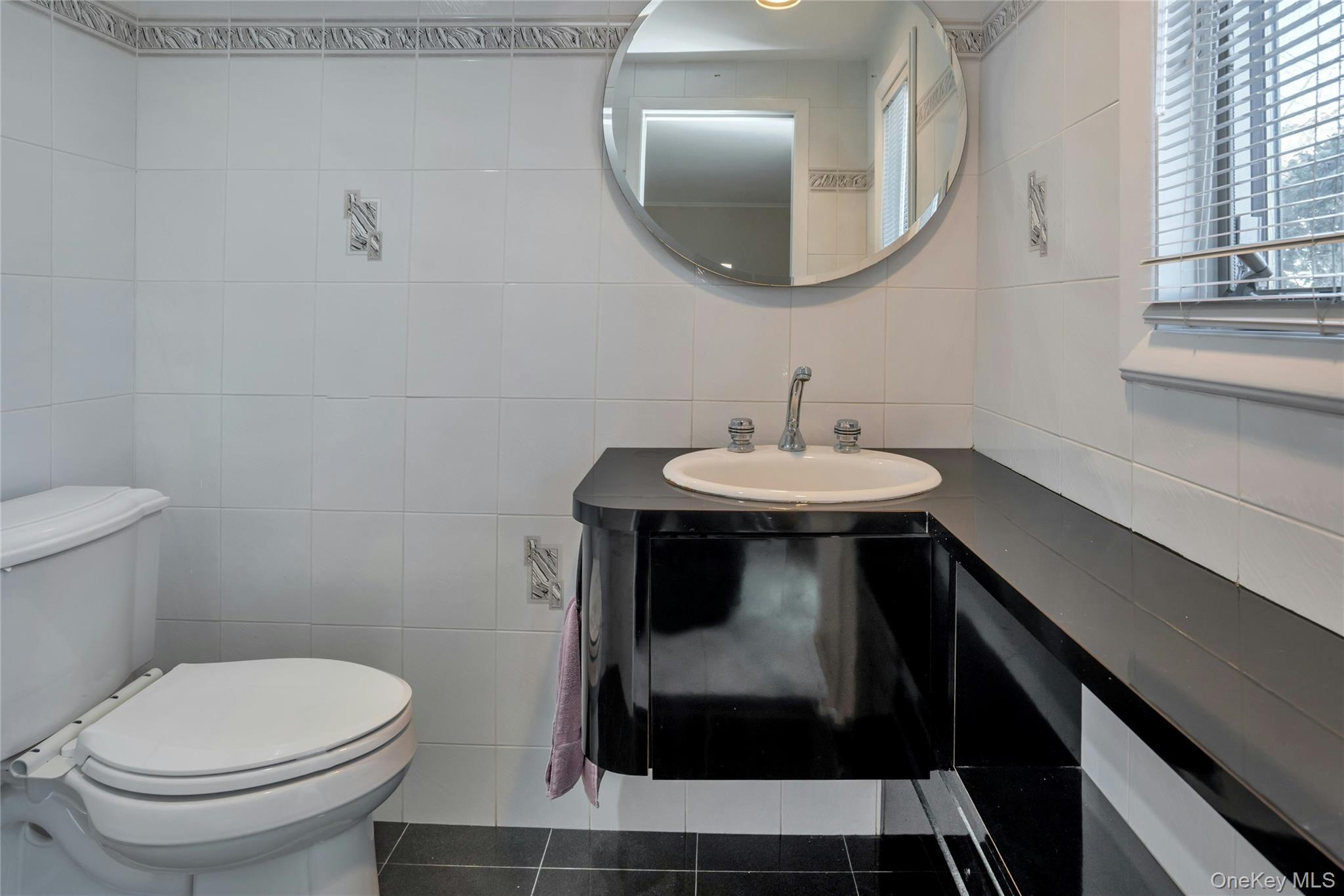 3 Dover Lane, Old Bethpage, NY 11804