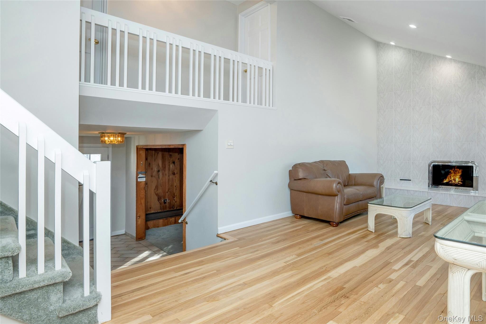 3 Dover Lane, Old Bethpage, NY 11804