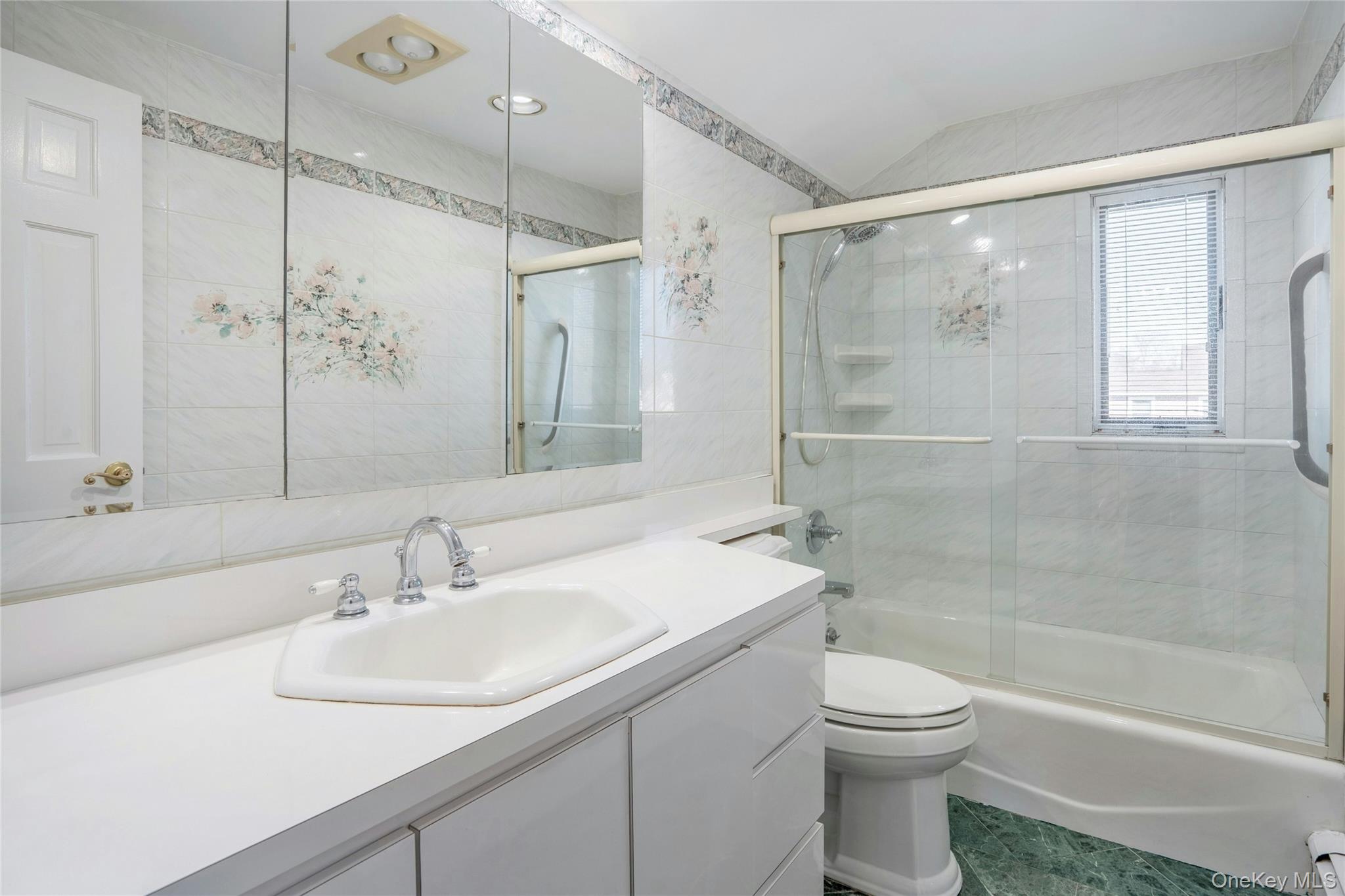 3 Dover Lane, Old Bethpage, NY 11804