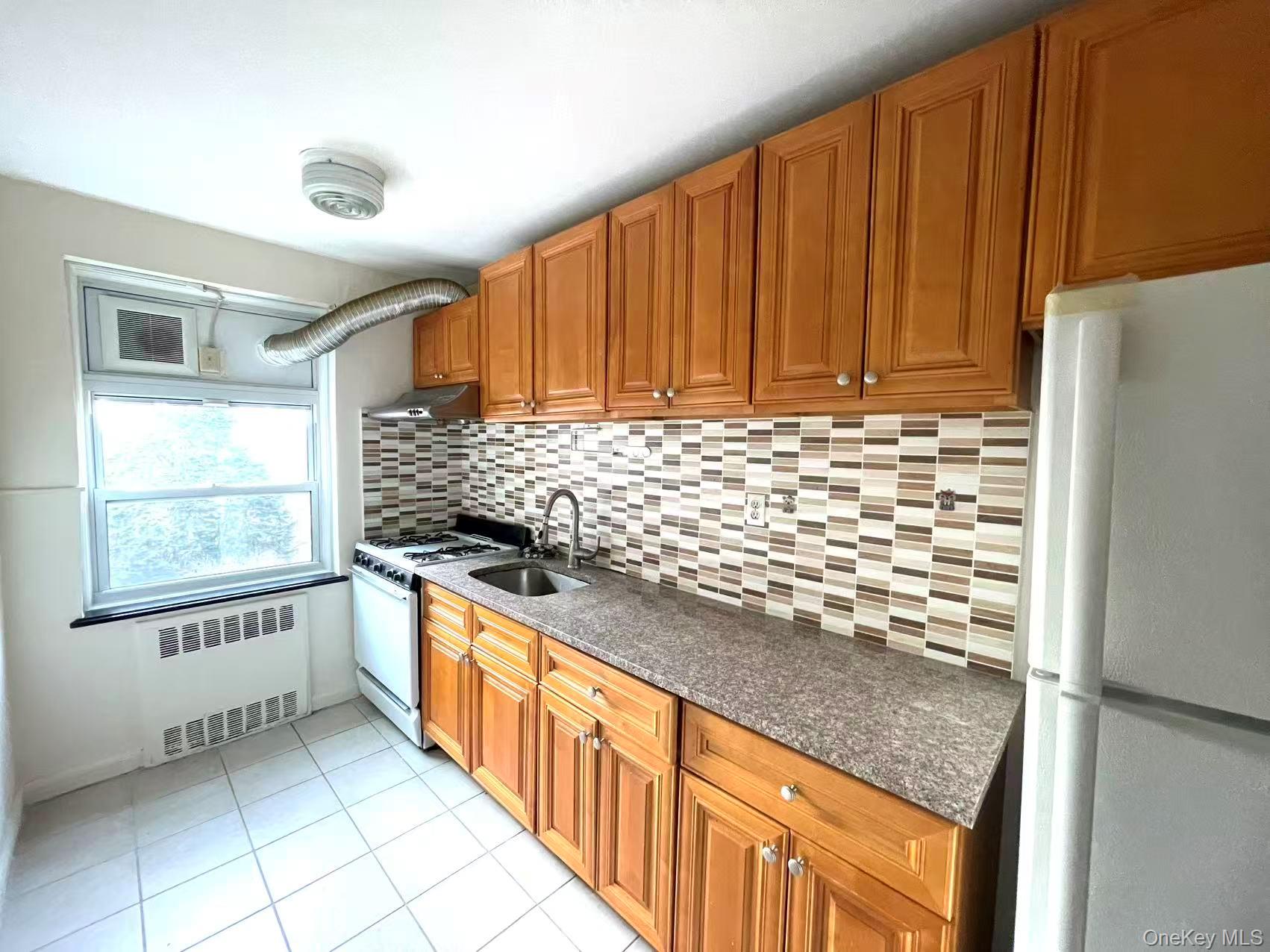 147-37 38th Avenue # C64, Flushing, NY 11354