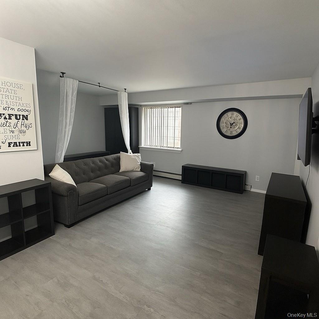 13 Pinebrook Place # 13, Bay Shore, NY 11706